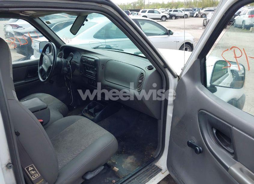 Photo 5 of 2001 Ford Ranger XL/XLT (VIN 1FTYR10D01PB33657)