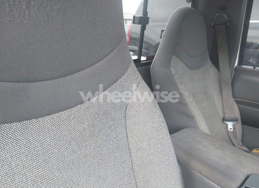 Photo 8 of 2001 Ford Ranger XL/XLT (VIN 1FTYR10D11TB10041)