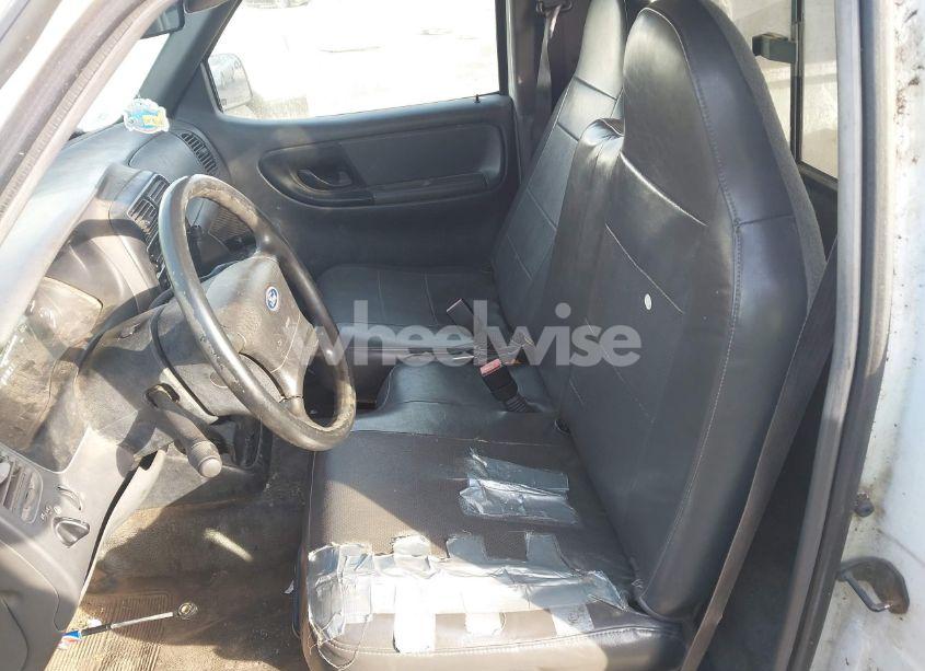 Photo 8 of 2001 Ford Ranger XL/XLT (VIN 1FTYR10D61TA82768)