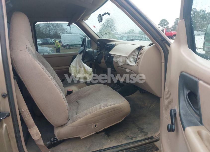 Photo 5 of 2002 Ford Ranger XL/XLT (VIN 1FTYR10D72TA53006)