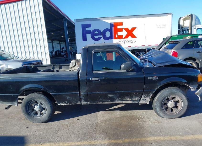 Photo 13 of 2005 Ford Ranger XL/XLS/XLT (VIN 1FTYR10D75PA17815)