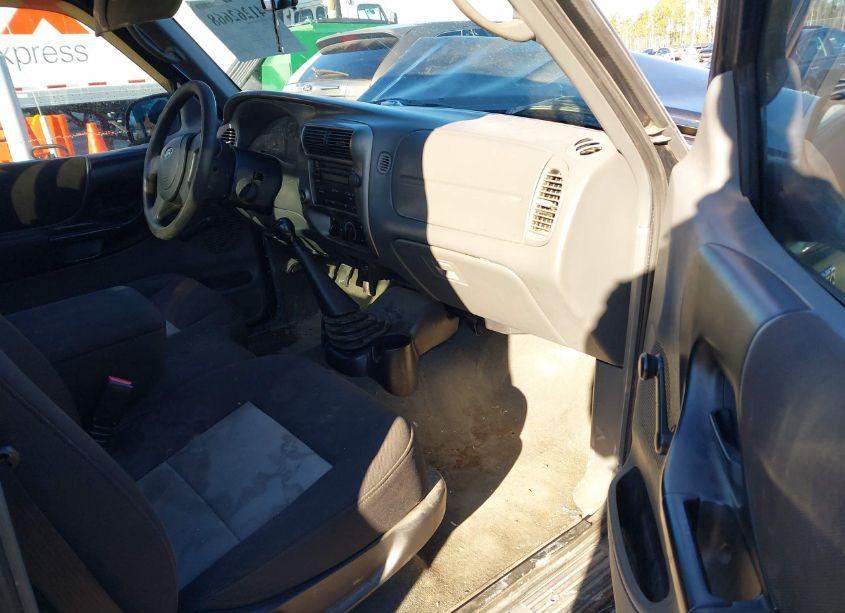 Photo 5 of 2005 Ford Ranger XL/XLS/XLT (VIN 1FTYR10D75PA17815)