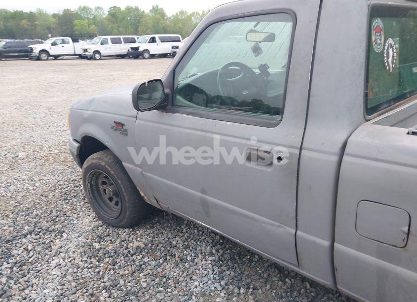 Photo 15 of 2002 Ford Ranger EDGE/XL/XLT (VIN 1FTYR10U52PB45823)