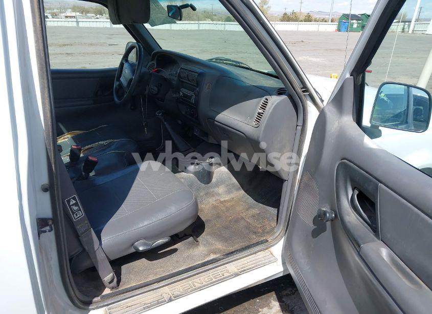 Photo 5 of 2001 Ford Ranger EDGE/XL/XLT (VIN 1FTYR10U61PB29919)