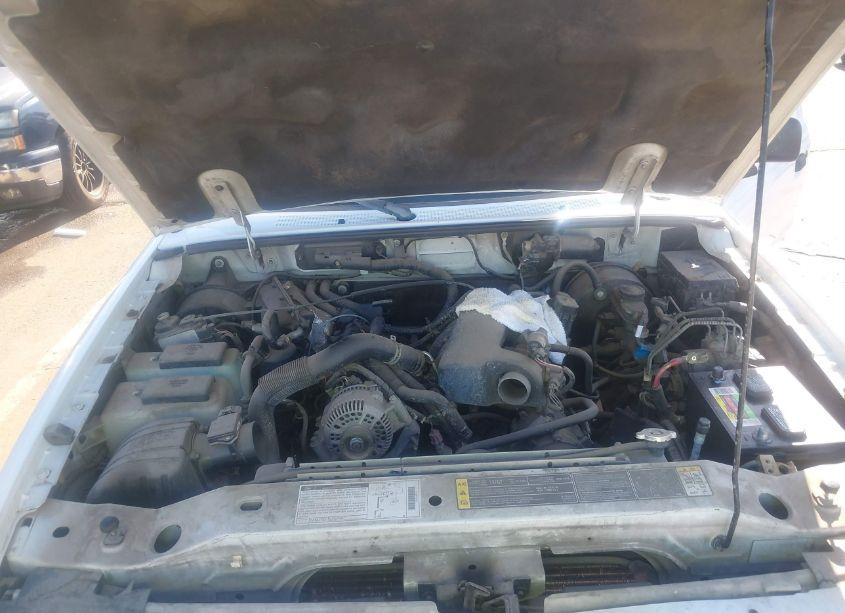 Photo 10 of 2002 Ford Ranger EDGE/XL/XLT (VIN 1FTYR10UX2PA75199)