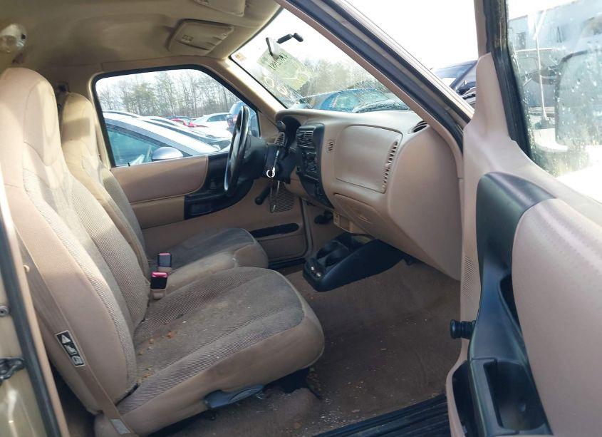 Photo 5 of 2000 Ford Ranger XL/XLT (VIN 1FTYR10V1YTA52628)