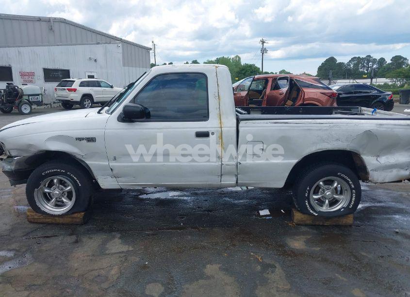 Photo 14 of 2000 Ford Ranger XL/XLT (VIN 1FTYR10V2YTA56333)