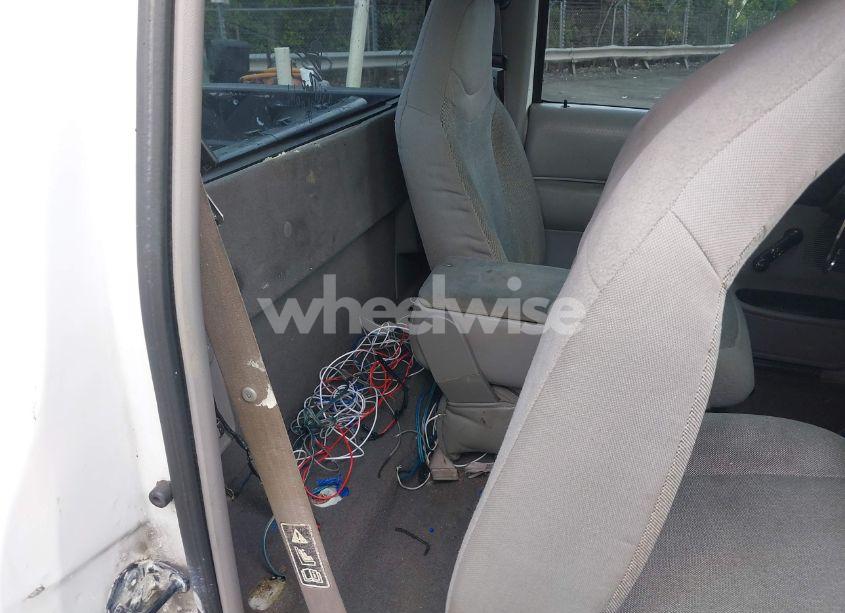 Photo 8 of 2000 Ford Ranger XL/XLT (VIN 1FTYR10V2YTA56333)