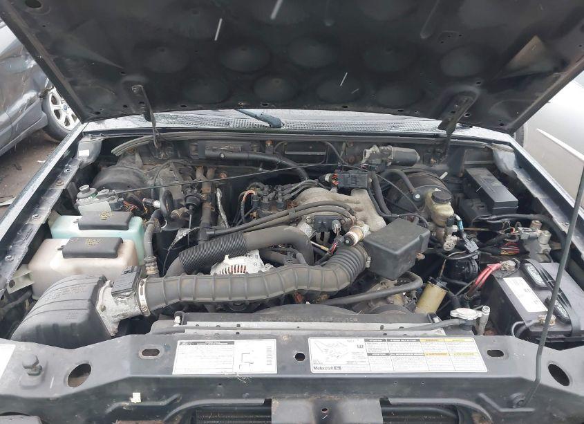 Photo 10 of 2000 Ford Ranger XL/XLT (VIN 1FTYR10V6YTA44198)