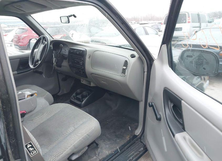 Photo 5 of 2000 Ford Ranger XL/XLT (VIN 1FTYR10V6YTA44198)