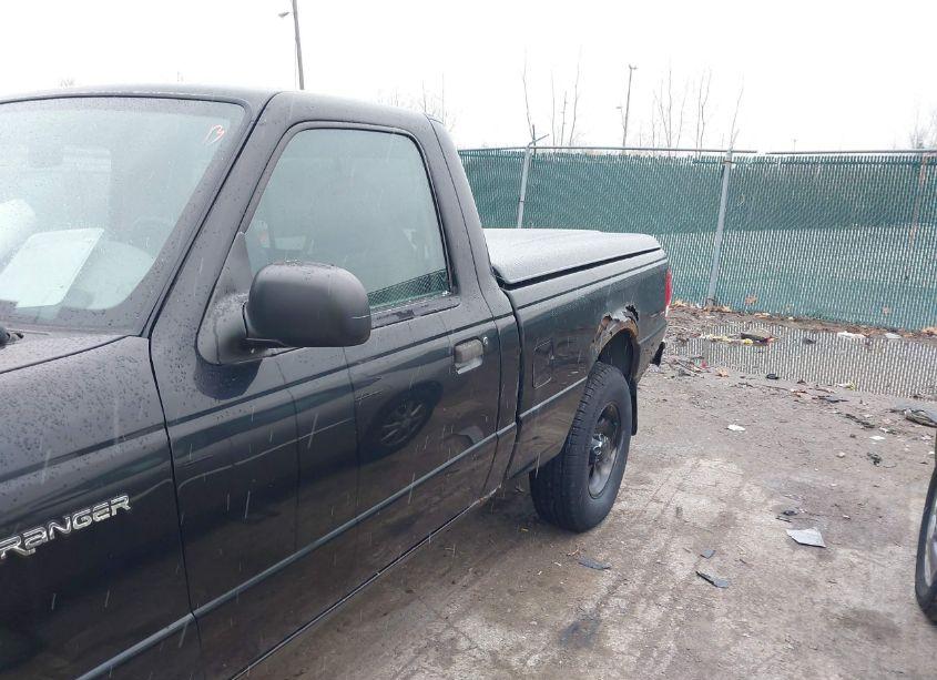 Photo 6 of 2000 Ford Ranger XL/XLT (VIN 1FTYR10V6YTA44198)