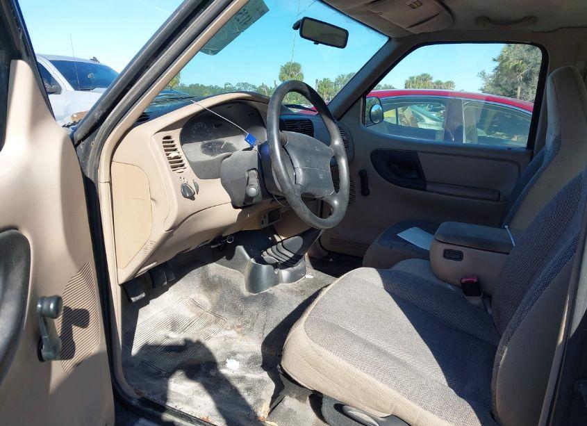 Photo 5 of 2000 Ford Ranger XL/XLT (VIN 1FTYR14C0YPB18457)