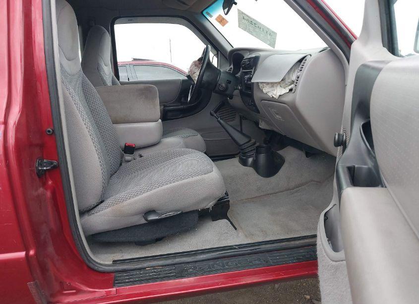 Photo 5 of 1998 Ford Ranger XL/XLT (VIN 1FTYR14C5WPB35641)
