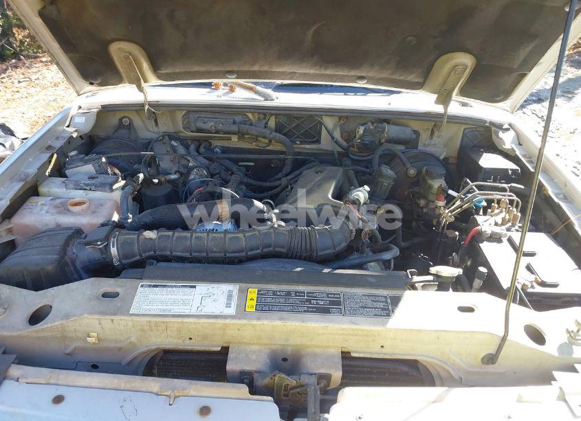 Photo 10 of 2002 Ford Ranger EDGE/TREMOR/XL/XLT (VIN 1FTYR14U02TA26210)