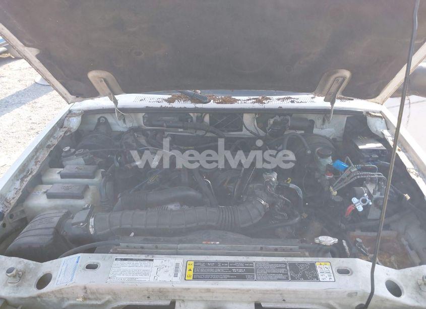 Photo 10 of 2002 Ford Ranger EDGE/TREMOR/XL/XLT (VIN 1FTYR14U02TA29477)