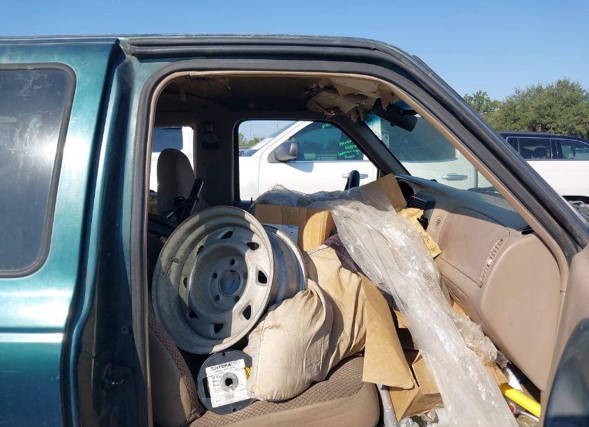 Photo 5 of 1998 Ford Ranger SPLASH/XL/XLT (VIN 1FTYR14U1WPA38171)