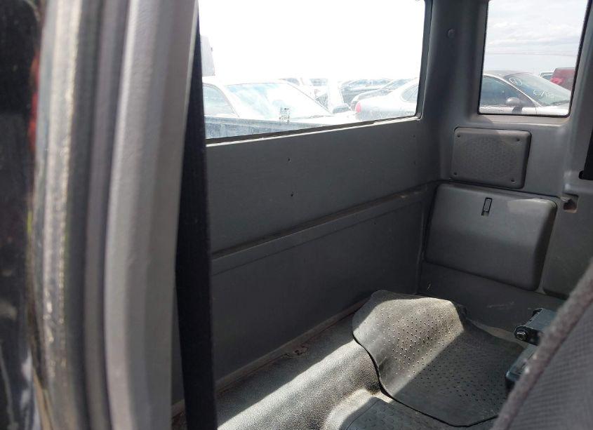 Photo 8 of 2005 Ford Ranger EDGE/STX/XL/XLT (VIN 1FTYR14U25PA50652)
