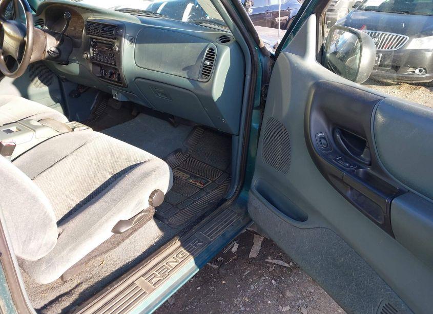 Photo 5 of 1998 Ford Ranger SPLASH/XL/XLT (VIN 1FTYR14U2WTA36680)