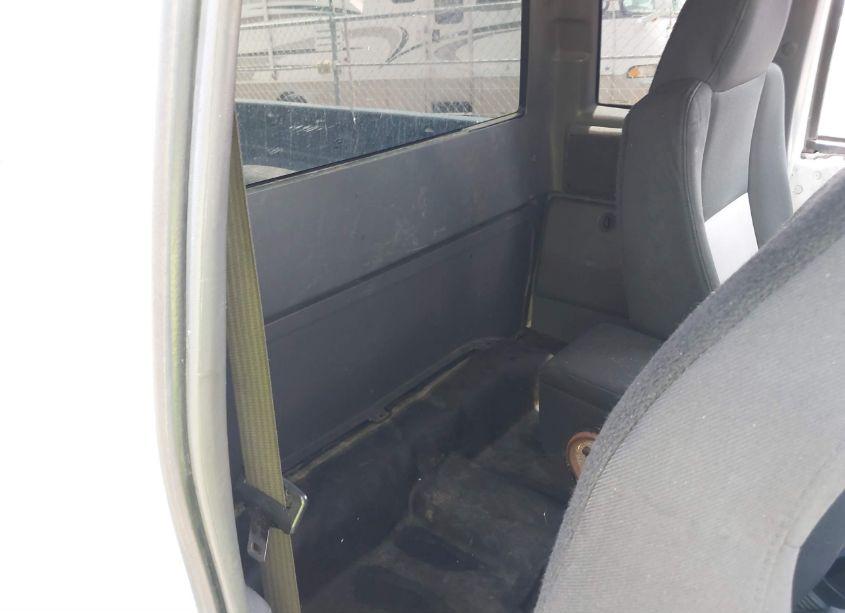 Photo 8 of 2001 Ford Ranger EDGE/XL/XLT (VIN 1FTYR14U51PA55404)