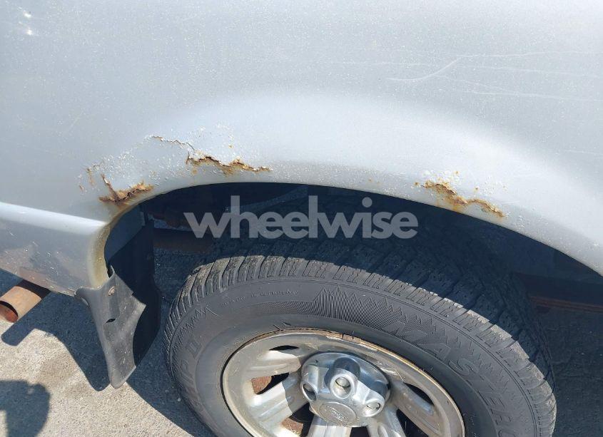 Photo 14 of 2002 Ford Ranger EDGE/TREMOR/XL/XLT (VIN 1FTYR14U52TA41883)