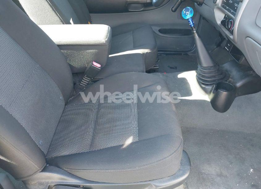 Photo 5 of 2004 Ford Ranger EDGE/TREMOR/XL/XLT (VIN 1FTYR14U64PA24005)