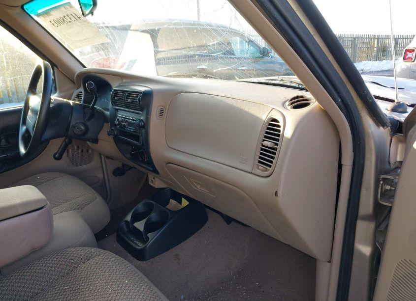 Photo 5 of 1998 Ford Ranger SPLASH/XL/XLT (VIN 1FTYR14U7WPB11608)