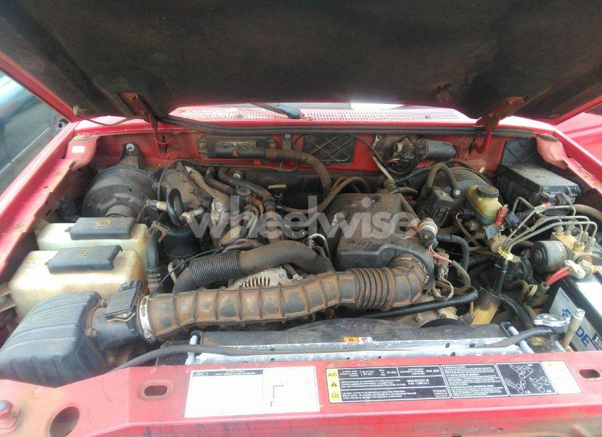 Photo 10 of 2002 Ford Ranger EDGE/TREMOR/XL/XLT (VIN 1FTYR14U82TA07856)