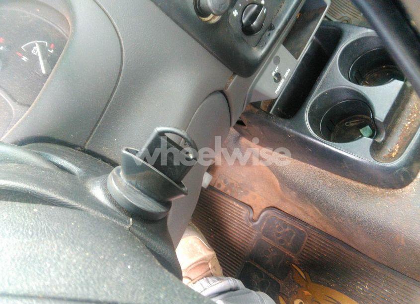 Photo 11 of 2002 Ford Ranger EDGE/TREMOR/XL/XLT (VIN 1FTYR14U82TA07856)