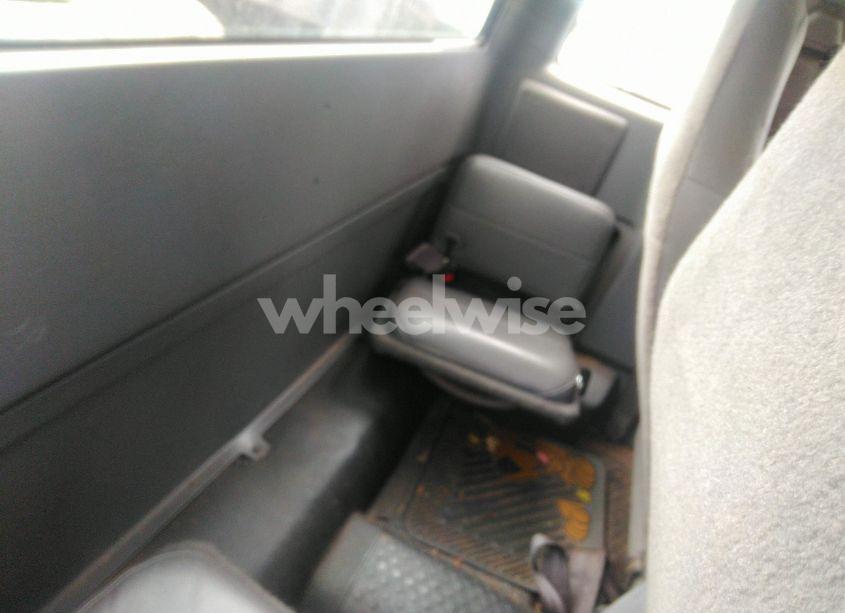 Photo 8 of 2002 Ford Ranger EDGE/TREMOR/XL/XLT (VIN 1FTYR14U82TA07856)