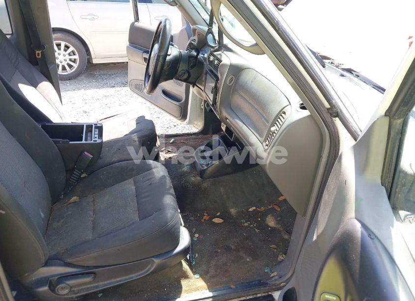 Photo 5 of 2004 Ford Ranger EDGE/TREMOR/XL/XLT (VIN 1FTYR14U84PA26435)