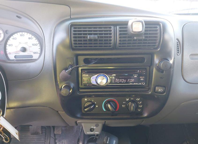 Photo 13 of 2004 Ford Ranger EDGE/TREMOR/XL/XLT (VIN 1FTYR14U94PA69200)
