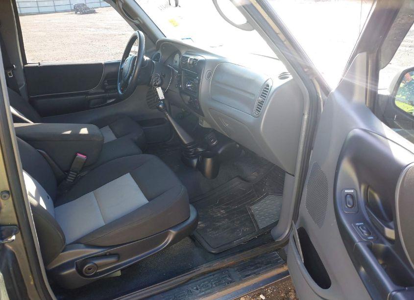 Photo 5 of 2004 Ford Ranger EDGE/TREMOR/XL/XLT (VIN 1FTYR14U94PA69200)