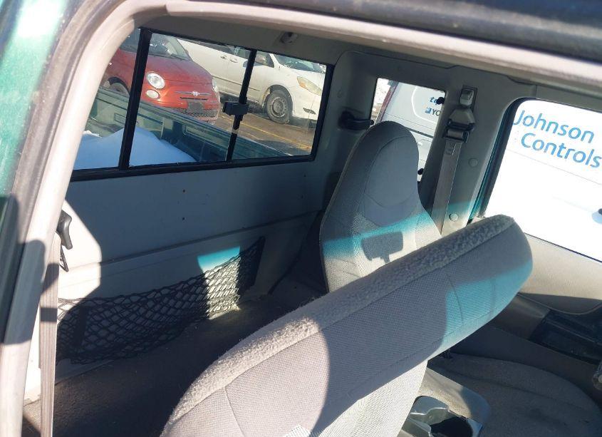 Photo 8 of 2000 Ford Ranger XL/XLT (VIN 1FTYR14V0YTA27035)