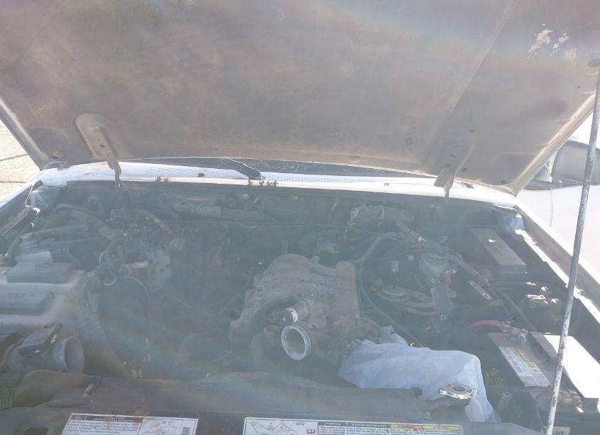 Photo 10 of 2000 Ford Ranger XL/XLT (VIN 1FTYR14V1YPA97135)