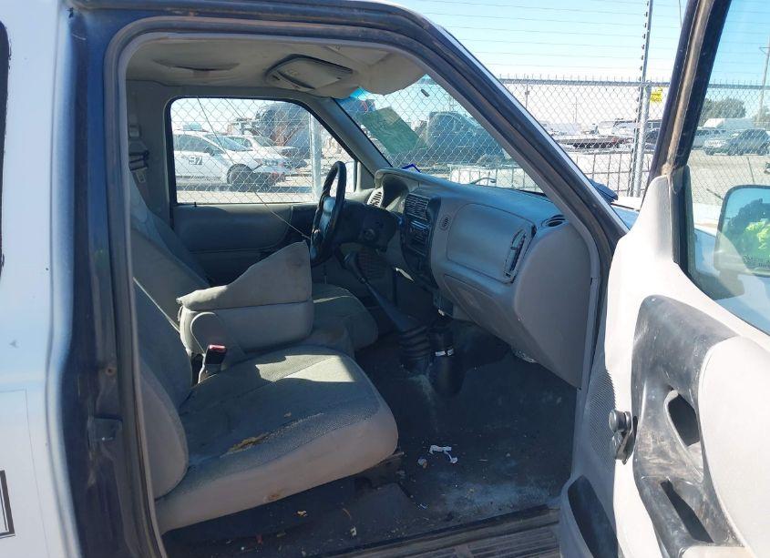 Photo 5 of 2000 Ford Ranger XL/XLT (VIN 1FTYR14V1YPA97135)