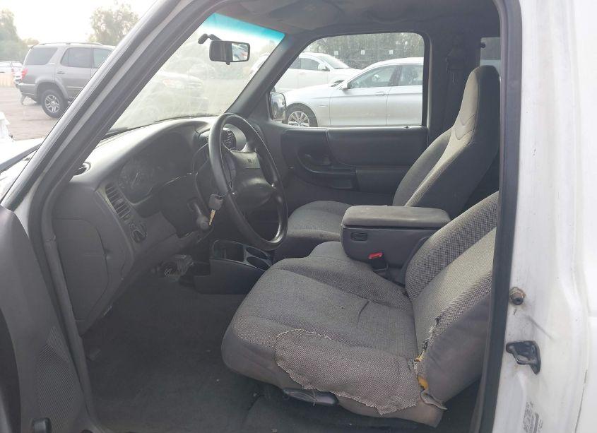 Photo 5 of 2000 Ford Ranger XL/XLT (VIN 1FTYR14V3YPA81440)