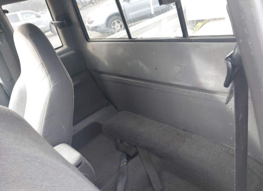 Photo 8 of 2000 Ford Ranger XL/XLT (VIN 1FTYR14V3YPA81440)