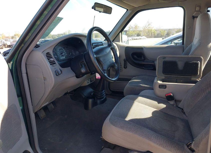 Photo 5 of 2000 Ford Ranger XL/XLT (VIN 1FTYR14V3YPB59893)