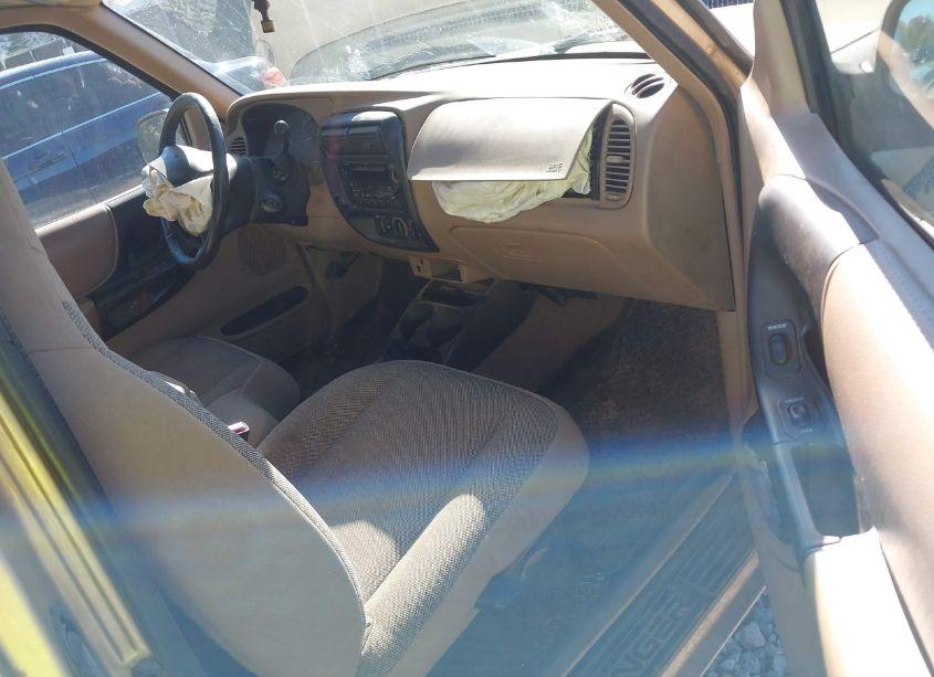 Photo 5 of 2000 Ford Ranger XL/XLT (VIN 1FTYR14V6YPA20521)