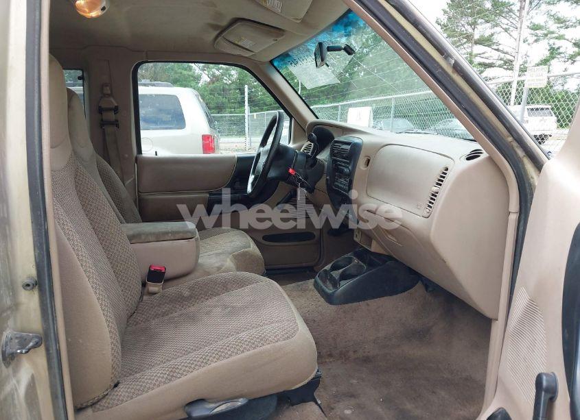 Photo 5 of 2000 Ford Ranger XL/XLT (VIN 1FTYR14V6YTA94173)