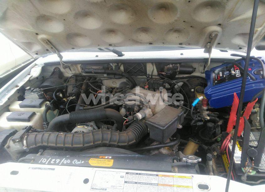 Photo 6 of 2000 Ford Ranger XL/XLT (VIN 1FTYR14V6YTB27351)