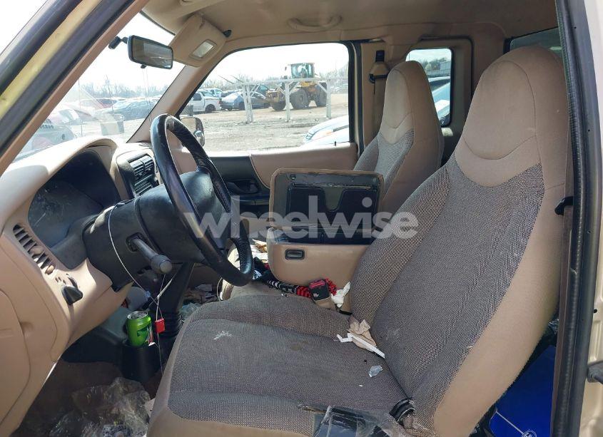 Photo 5 of 2000 Ford Ranger XL/XLT (VIN 1FTYR14V6YTB34235)