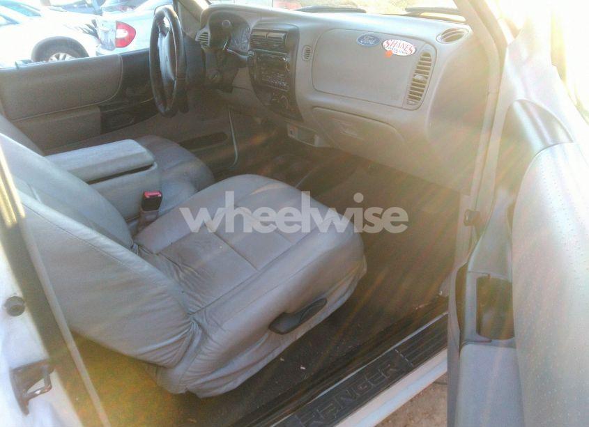 Photo 5 of 2000 Ford Ranger XL/XLT (VIN 1FTYR14V7YTA89919)