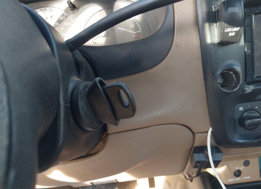 Photo 11 of 2000 Ford Ranger XL/XLT (VIN 1FTYR14V8YPA67985)