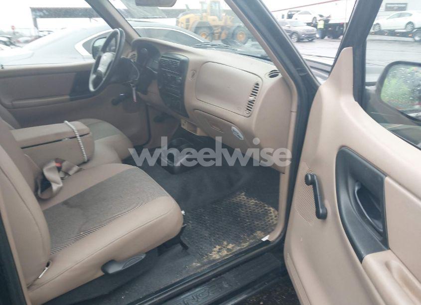 Photo 5 of 2001 Ford Ranger EDGE/XL/XLT (VIN 1FTYR14V91PB26998)