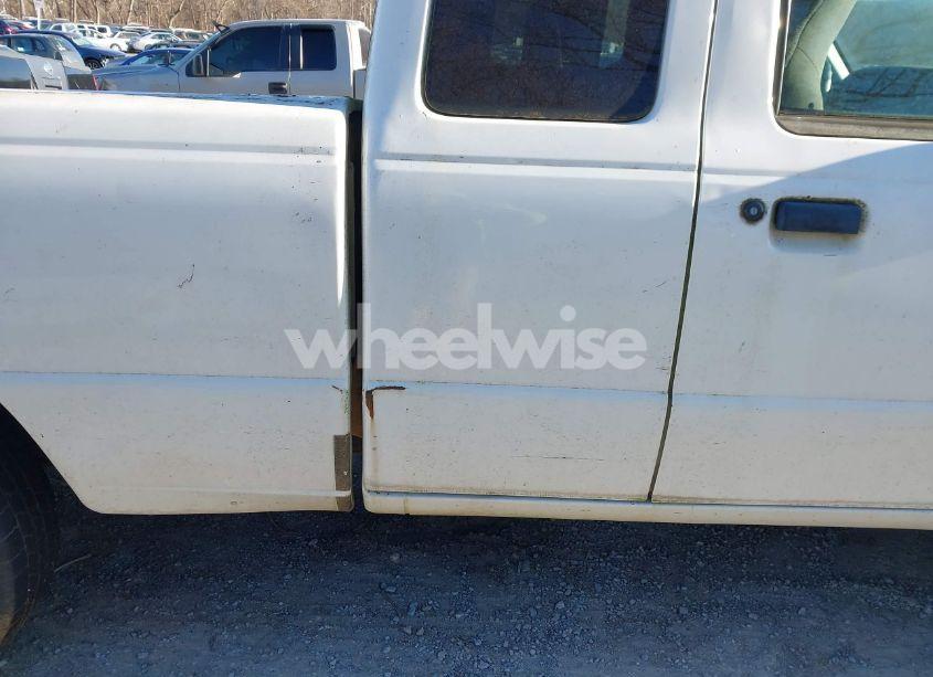 Photo 17 of 2001 Ford Ranger EDGE/XL/XLT (VIN 1FTYR14V91TA97459)