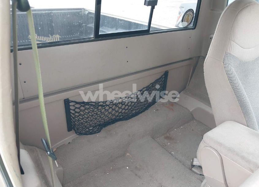 Photo 8 of 2002 Ford Ranger EDGE/TREMOR/XL/XLT (VIN 1FTYR14V92PB66581)