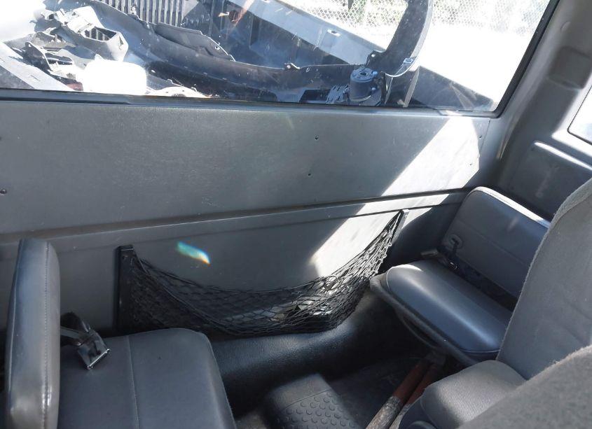 Photo 8 of 2002 Ford Ranger EDGE/TREMOR/XL/XLT (VIN 1FTYR14V92PB68251)