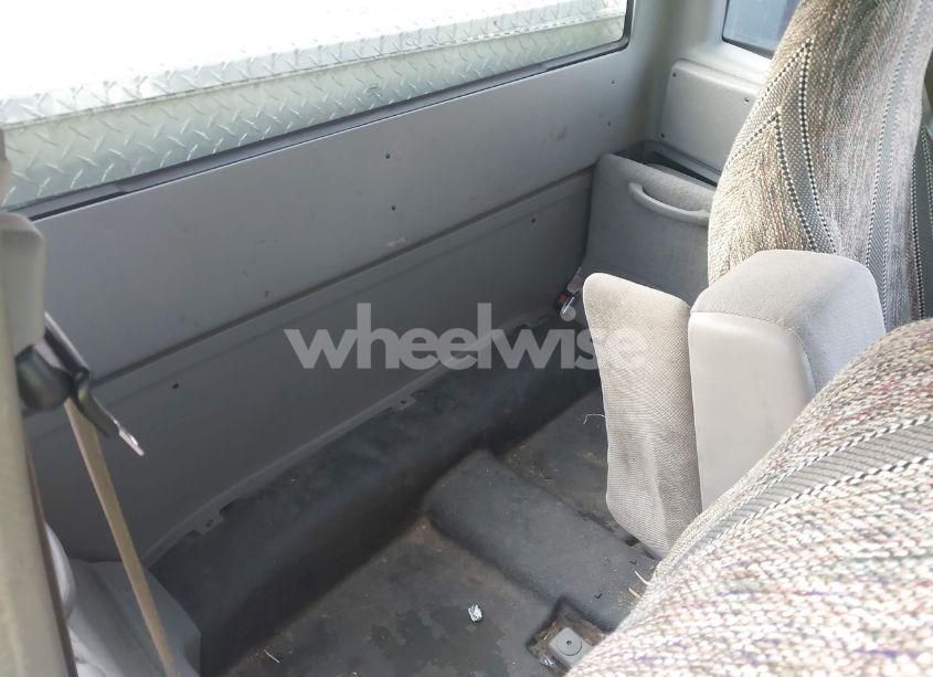 Photo 8 of 2000 Ford Ranger XL/XLT (VIN 1FTYR14V9YTA66366)