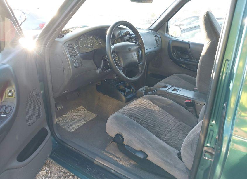 Photo 11 of 2000 Ford Ranger XL/XLT (VIN 1FTYR14VXYPB92342)